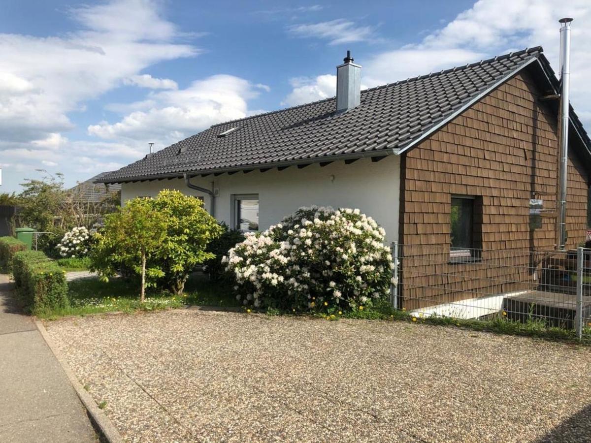 Schwarzwaldhirsch Apartamento Unterkirnach Exterior foto