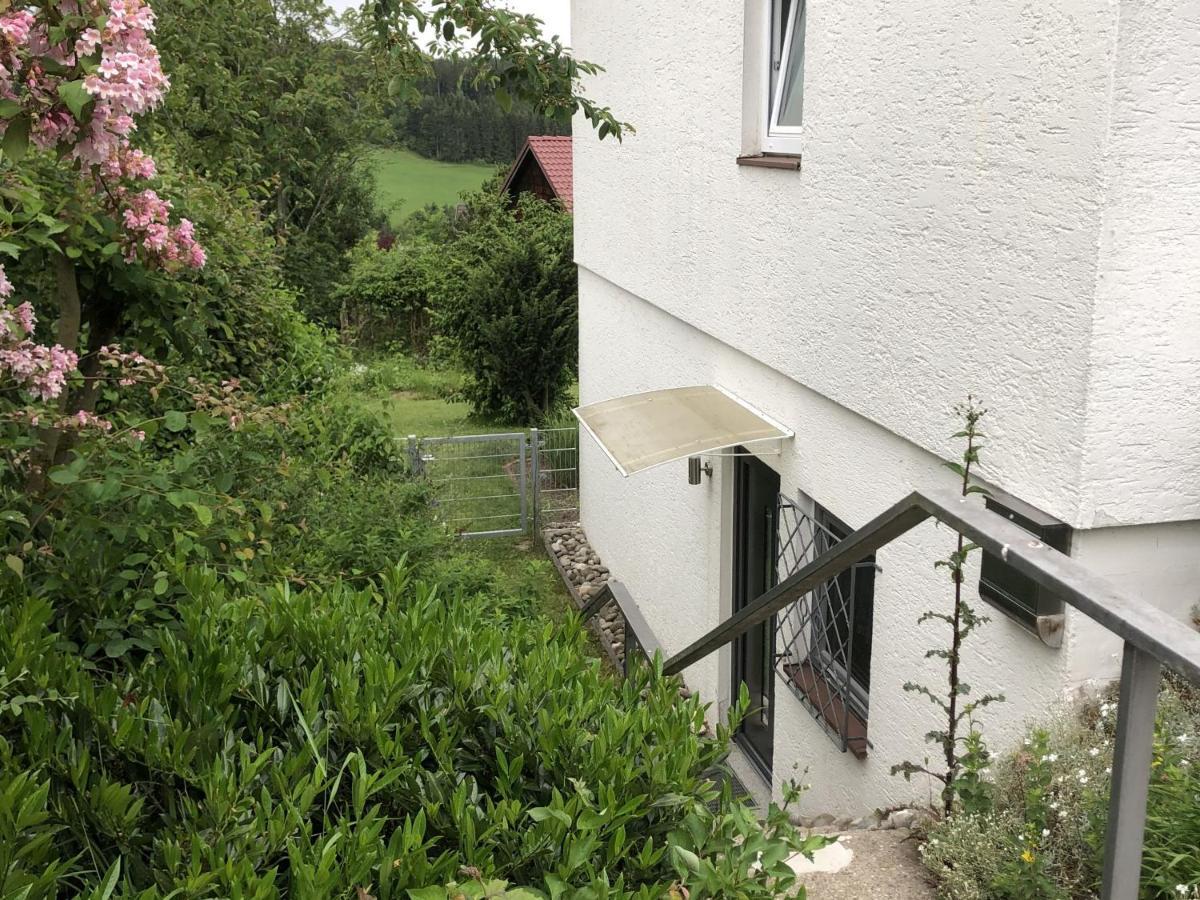 Schwarzwaldhirsch Apartamento Unterkirnach Exterior foto